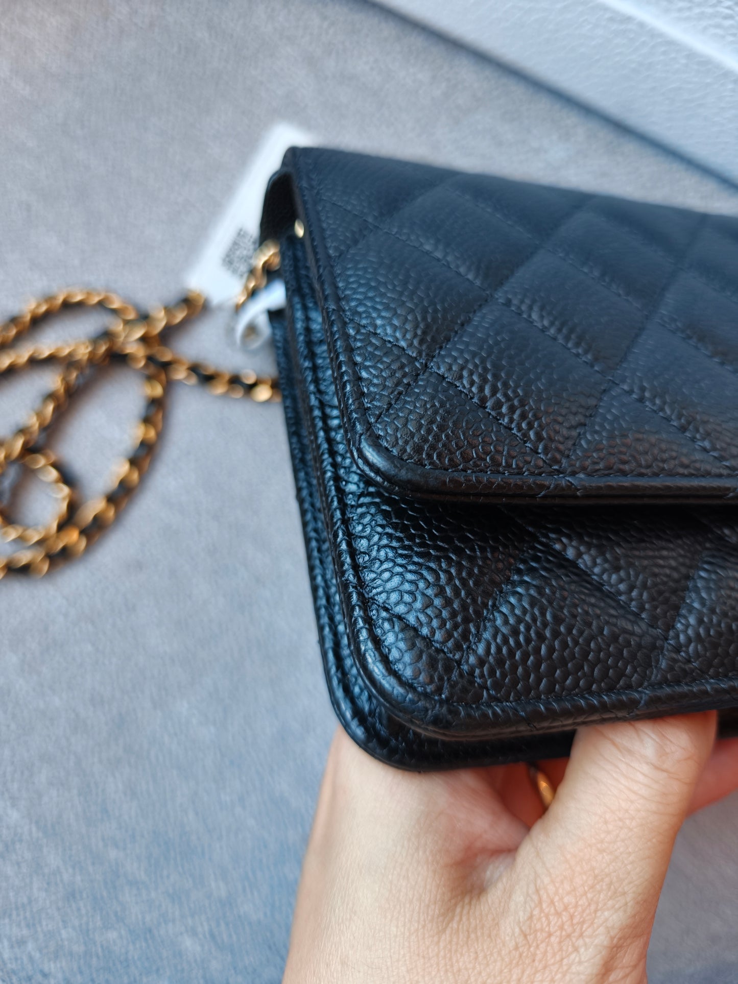 First installment 1/3｜ Include Entrupy Certificate of Authenticity｜Very Good ( Rank A)｜CHANEL Caviar Skin WOC Chain Bag Black