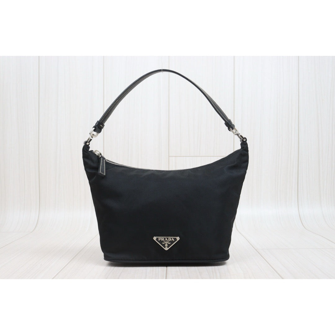Include Entrupy Certificate of Authenticity｜Very Good ( Rank A)｜ PRADA Nylon Crossbody Bag ｜26062902