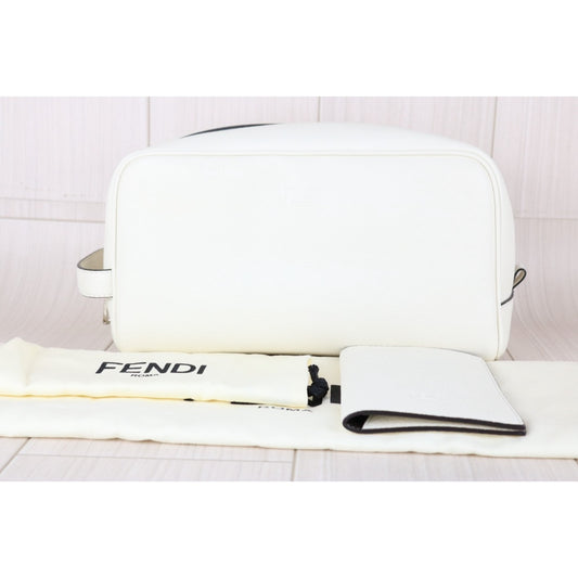 Excellent（Rank SA）｜ FENDI Calf Leather dopp kit Make-up bag With Passport Cover White｜X25081507