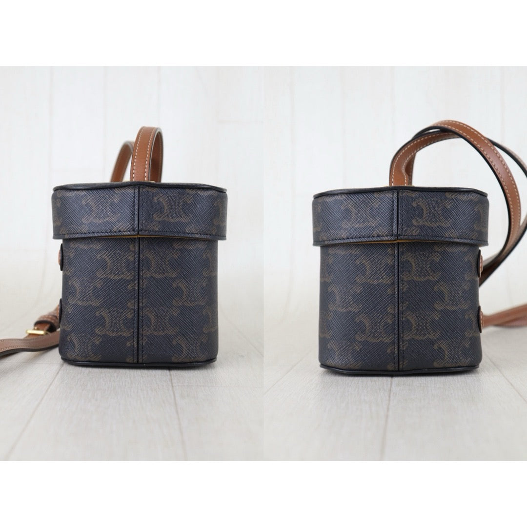 Include Entrupy Certificate of Authenticity｜Very Good ( Rank A)｜ CELINE Macadam Box Triomphe Shoulder Bag ｜S26071504
