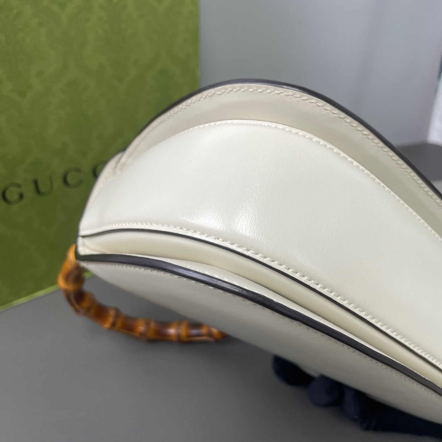 First installment 1/3｜ Very Good ( Rank A) ｜  GUCCI Bamboo Leather White Hand Bag