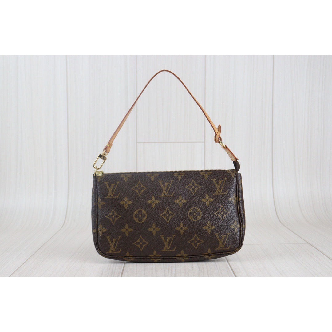 Rank AB ｜ LV Monogram Pochette Accessoires ｜V23090739
