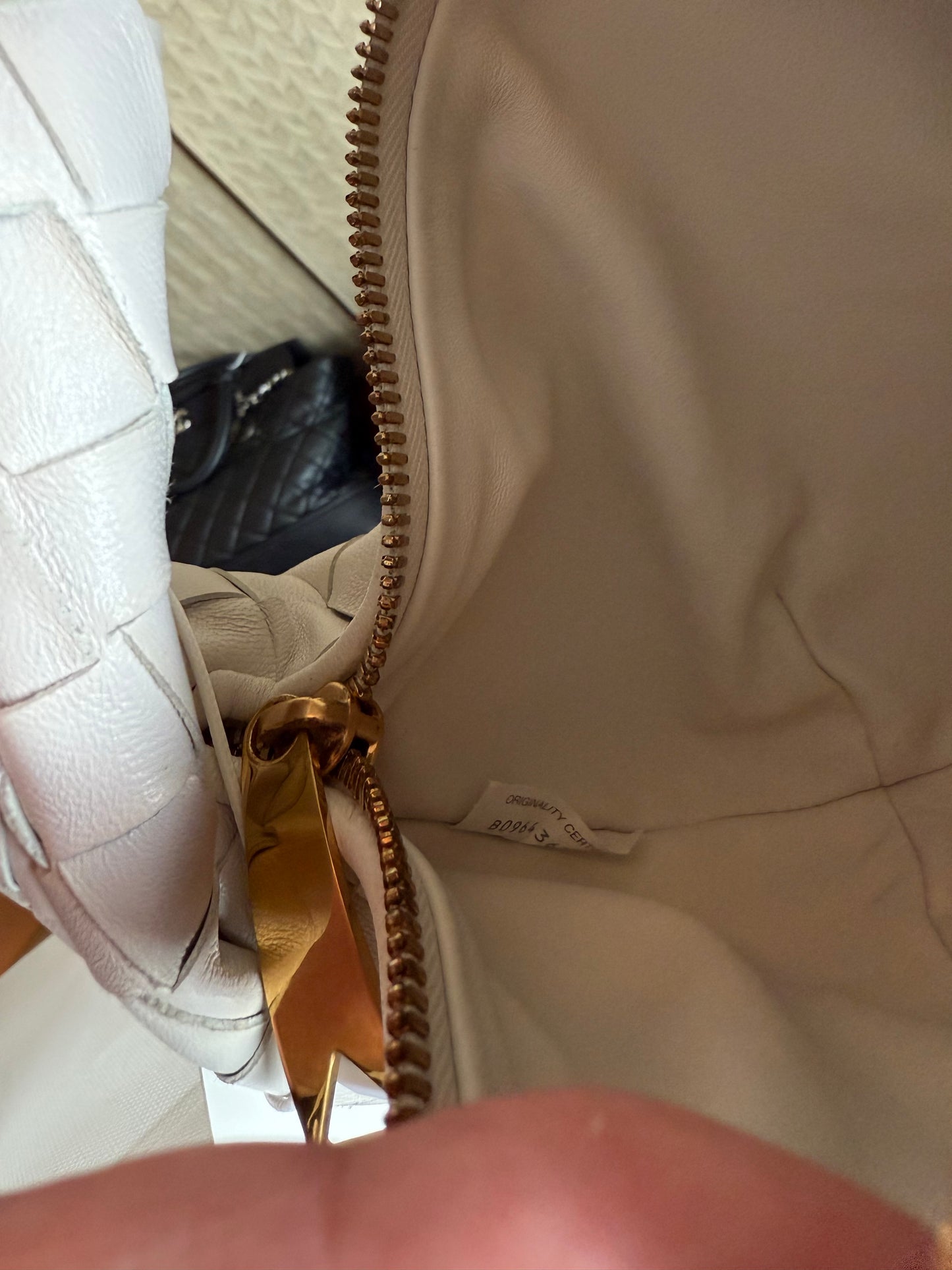 Very Good ( Rank A)｜ Bottega Veneta Lamb Skin Mini Jodie Hand Bag