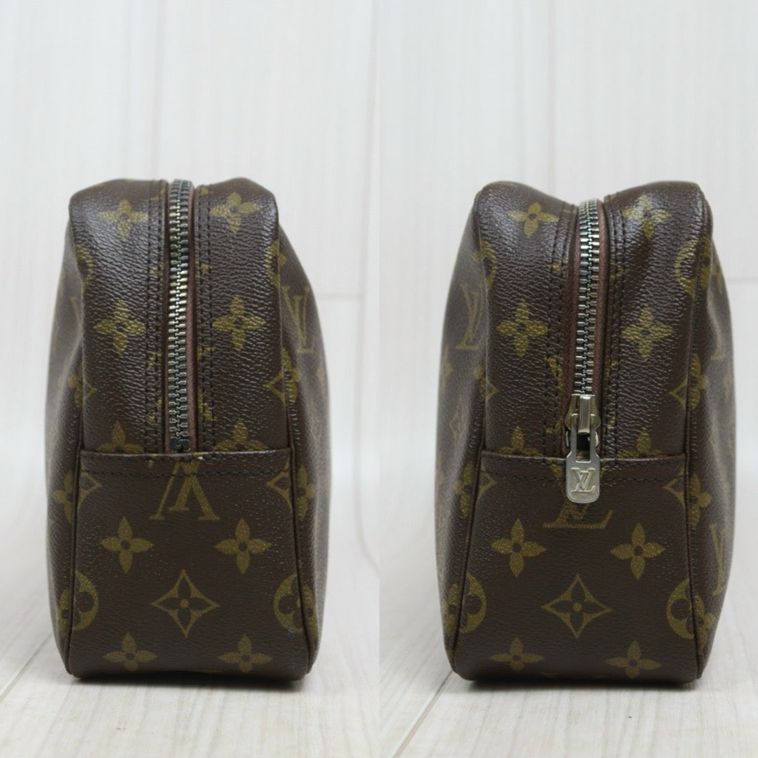 Include Entrupy Certificate of Authenticity｜Good ( Rank AB)｜ Louis Vuitton Truth Toilet 28 Monogram Makeup Pouch｜26073005