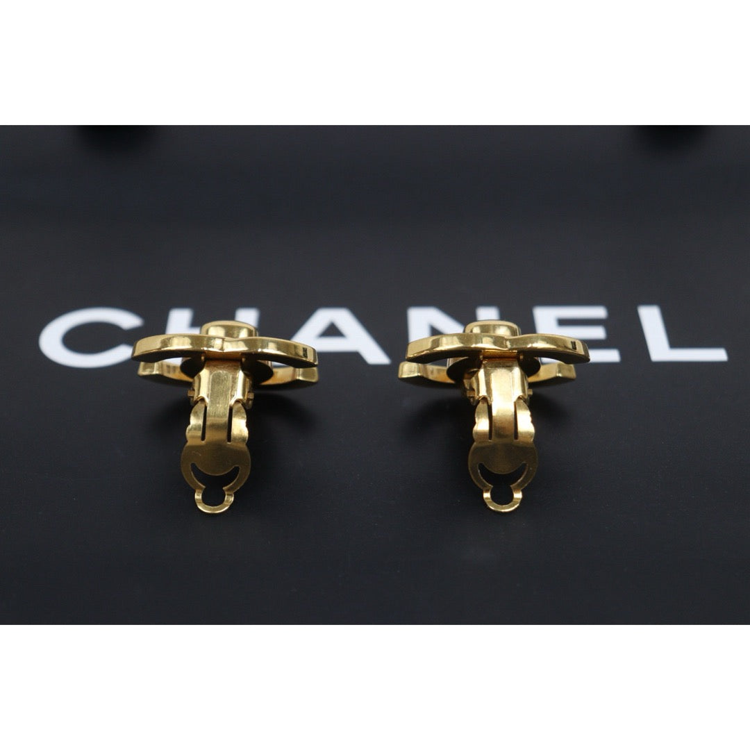 Very Good ( Rank A) ｜CHANEL Vintage 18K Gold Plating Earrings Made In 1996 Year GM｜S25110437