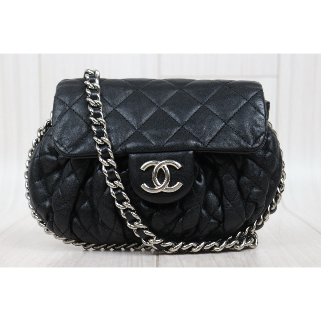 Very Good ( Rank AB)｜ CHANEL Calf Leather Chain Around Cloud Bag Shoulder Bag Black PM Made In 2012-2013Year｜L25111601