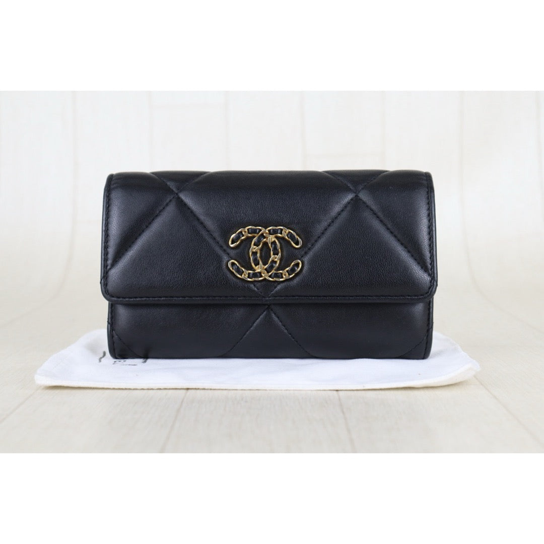Include Entrupy Certificate of Authenticity｜Very Good ( Rank A)｜CHANEL 19bag Lambskin Black Long Wallet IC Chips Model｜S26071801