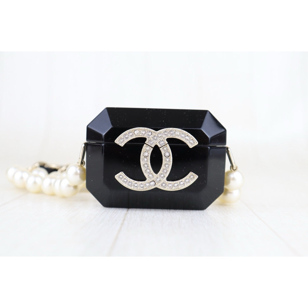Very Good ( Rank A)｜ CHANEL Rhinestone Coco Mark Pearl Chain AirPods Pro Bag Made in 2021 year｜S25112001