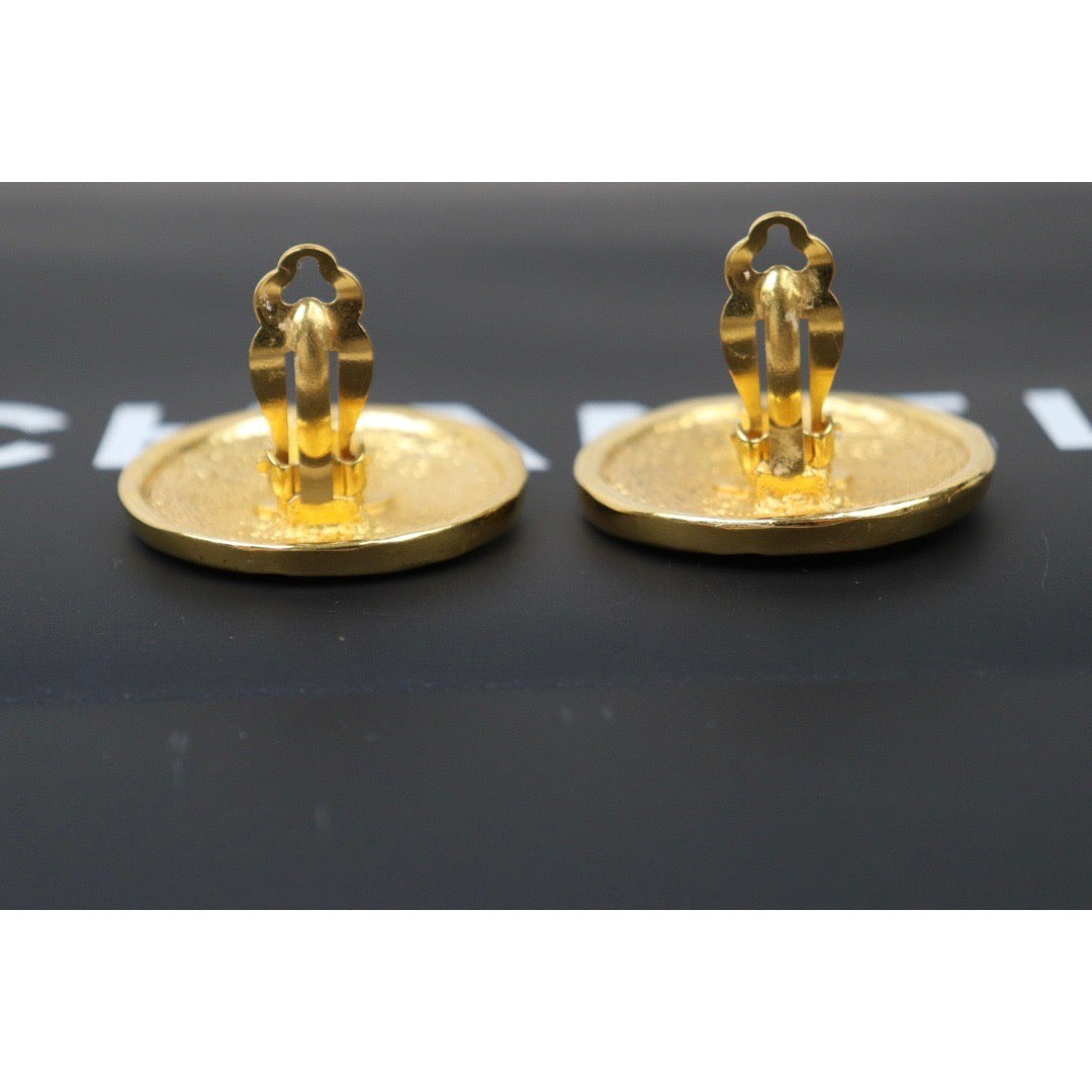 Very Good ( Rank A) ｜CHANEL  Gold 24 Plated Earrings ｜Q24050947