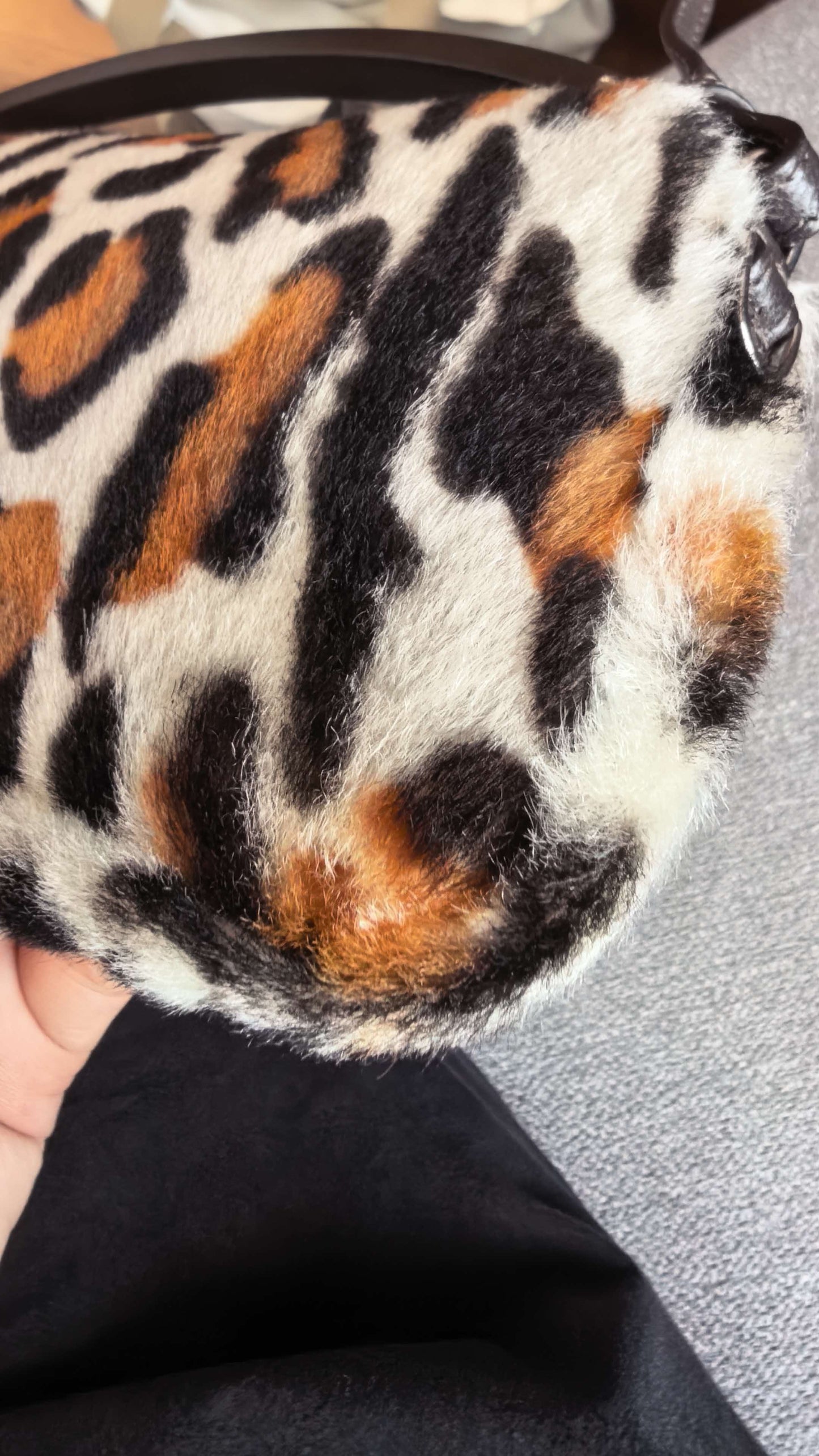 Include Entrupy Certificate of Authenticity｜Very Good ( Rank A)｜ FENDI Mamma Baguette Shoulder Bag