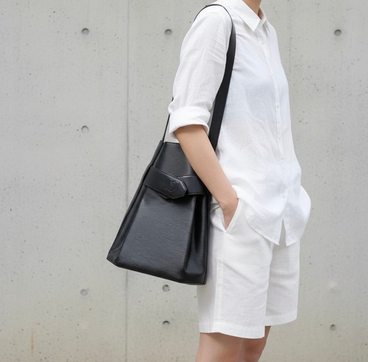 Include Entrupy Certificate of Authenticity｜Good ( Rank AB)｜Louis Vuitton Epi Sack de Paul Shoulder Bag Black｜26052801