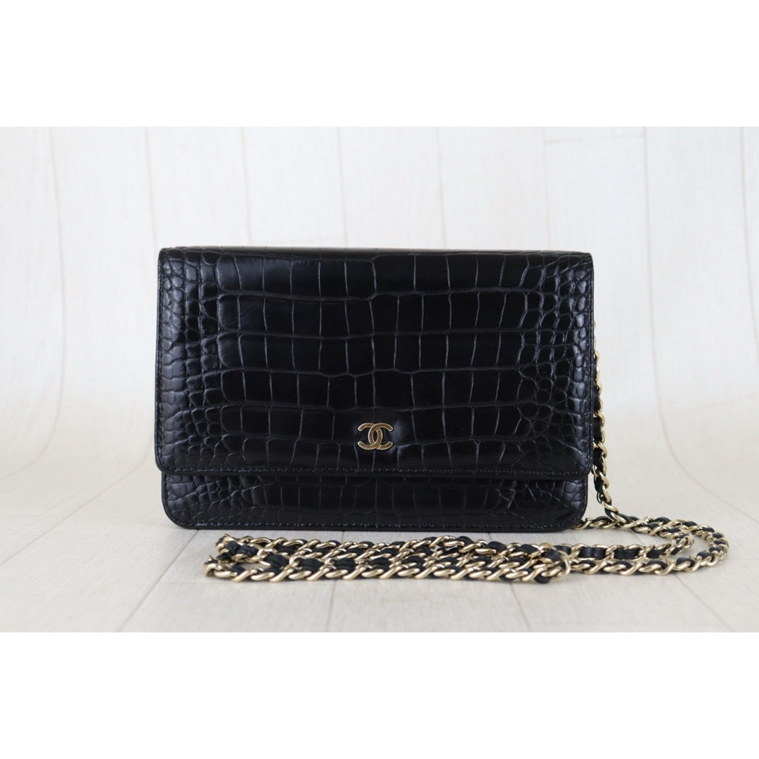 Include Entrupy Certificate of Authenticity｜Very Good ( Rank A)｜CHANEL Crocodile Skin WOC Chain Bag Black Made In 2014Year｜S26030816