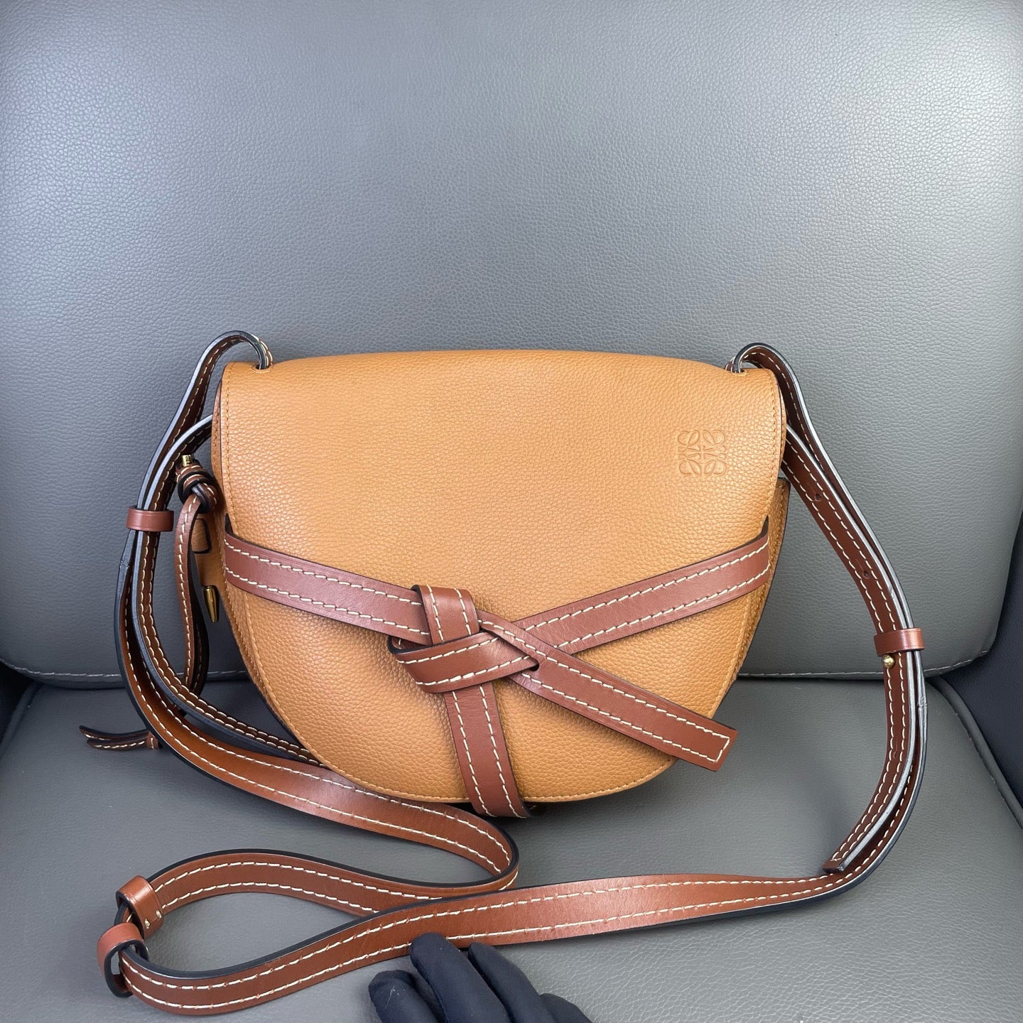 Very Good ( Rank A) ｜ Loewe Gate  Shoulder Bag Caramel｜P24051325