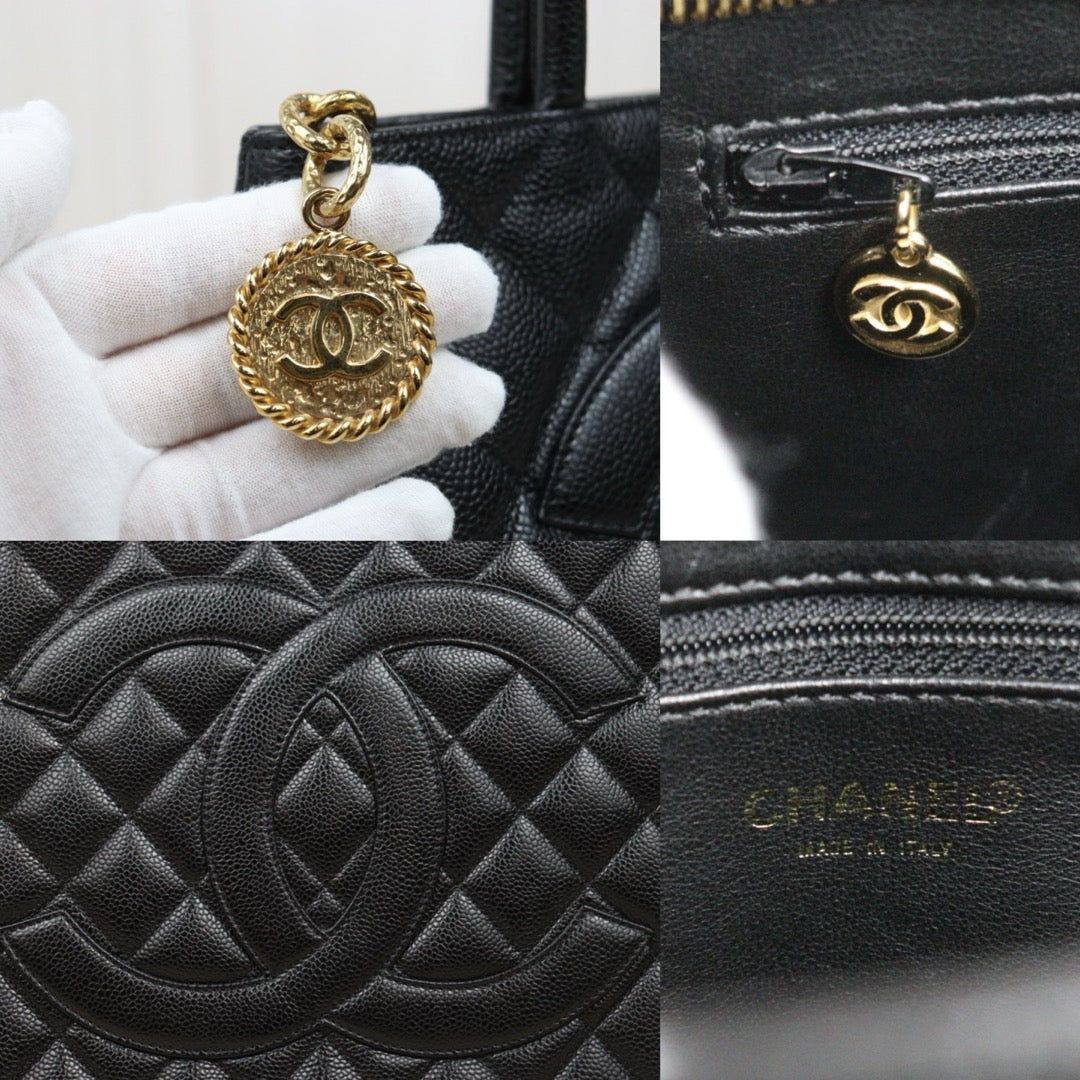 Very Good ( Rank A)｜ CHANEL Caviar Skin Calf Leather Tote Bag Black Made In 2002～2003Year｜25121005