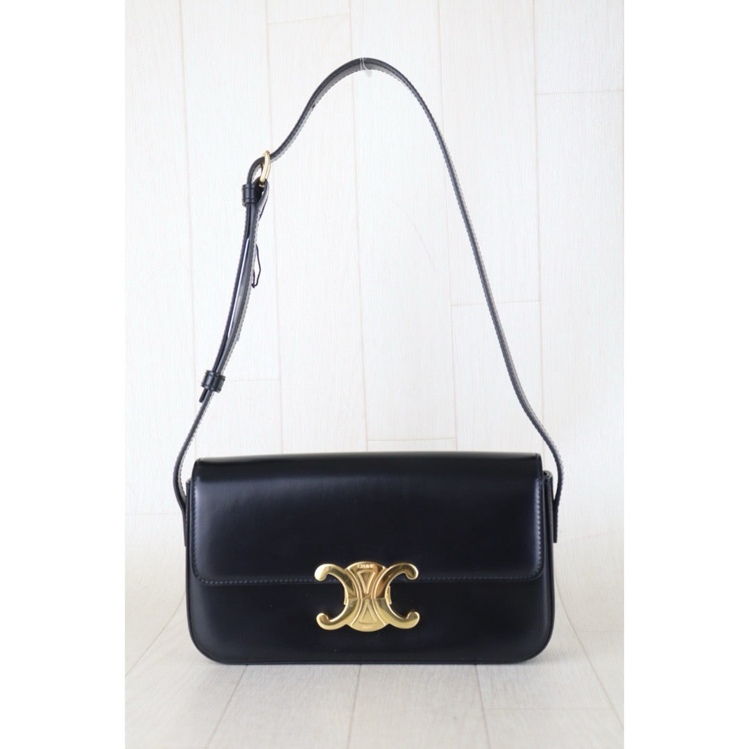 Include Entrupy Certificate of Authenticity｜Good ( Rank A) ｜CELINE Calf Leather Triomphe Black Shoulder Bag Golden Hardware｜S26080113