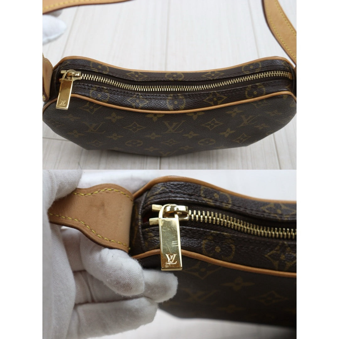 Include Entrupy Certificate of Authenticity｜Good ( Rank AB)｜Louis Vuitton Monogram Pochette Croissant PM Shoulder Bag｜26031603