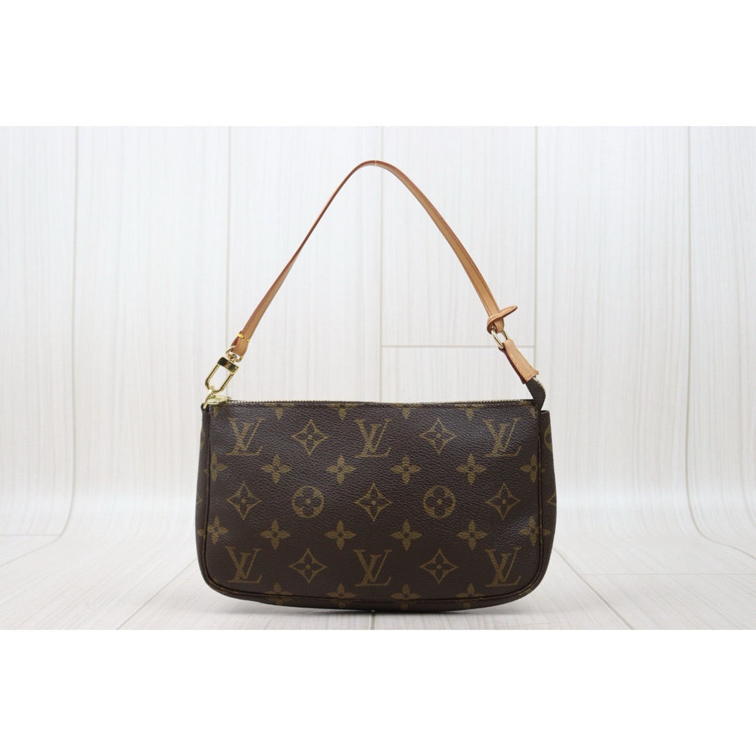 Very Good ( Rank A)｜LV Monogram Pochette Accessoires ｜25061214