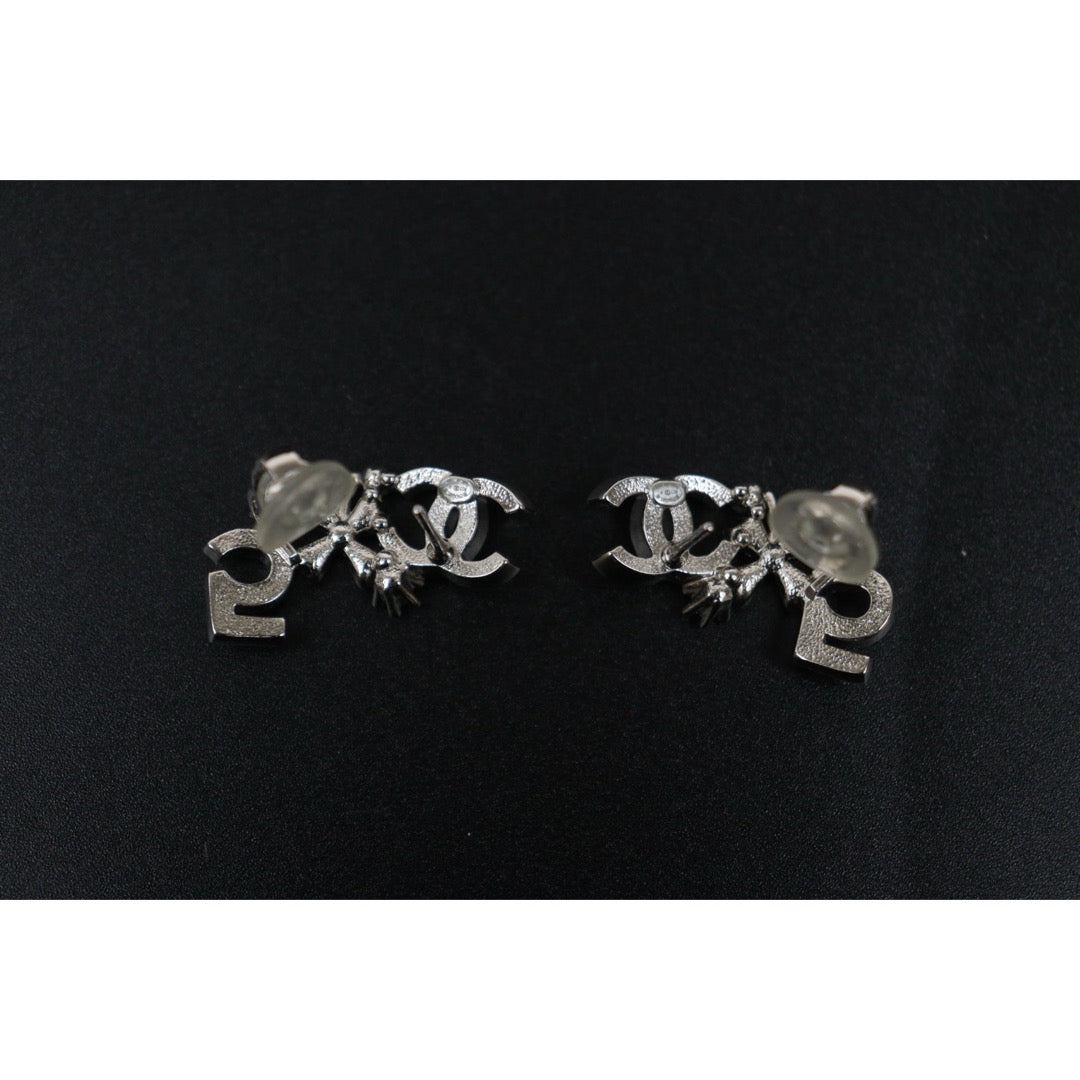 Very Good ( Rank A) ｜ CHANEL B23P Coco Mark  Rhinestone Silver Earrings Made In 2023Year ｜S25122401