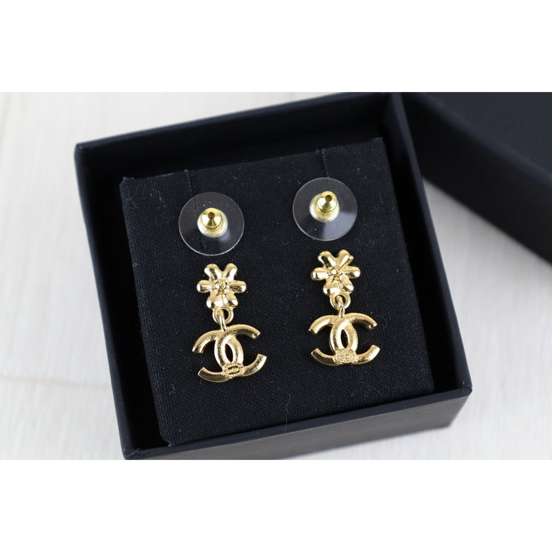 Very Good ( Rank A)｜CHANEL COCO Mark Diamond Vintage Earrings ｜H25011303