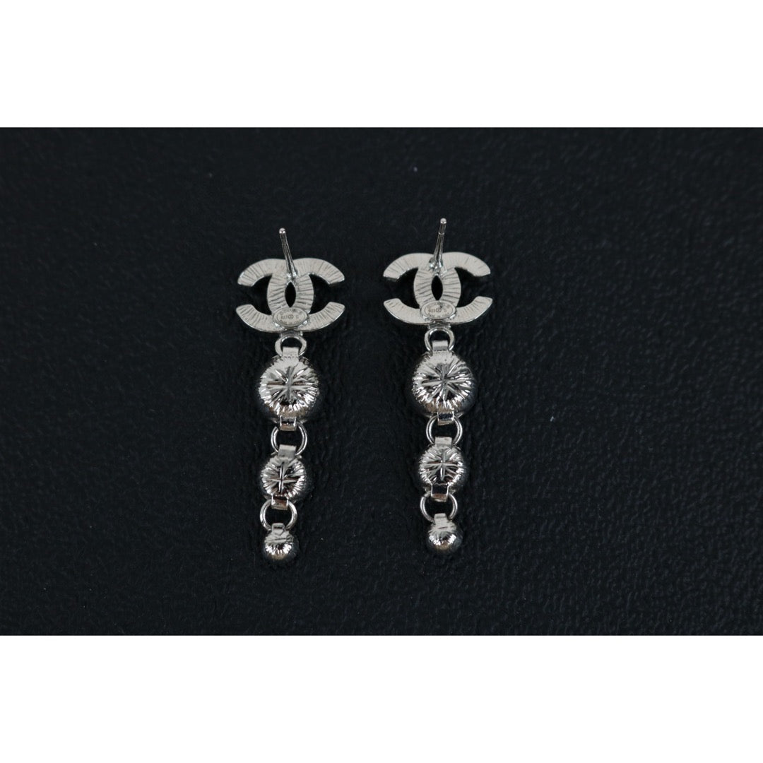 Excellent（Rank SA）｜ CHANEL Coco Mark Rhinestone Earrings Silver｜X25012303