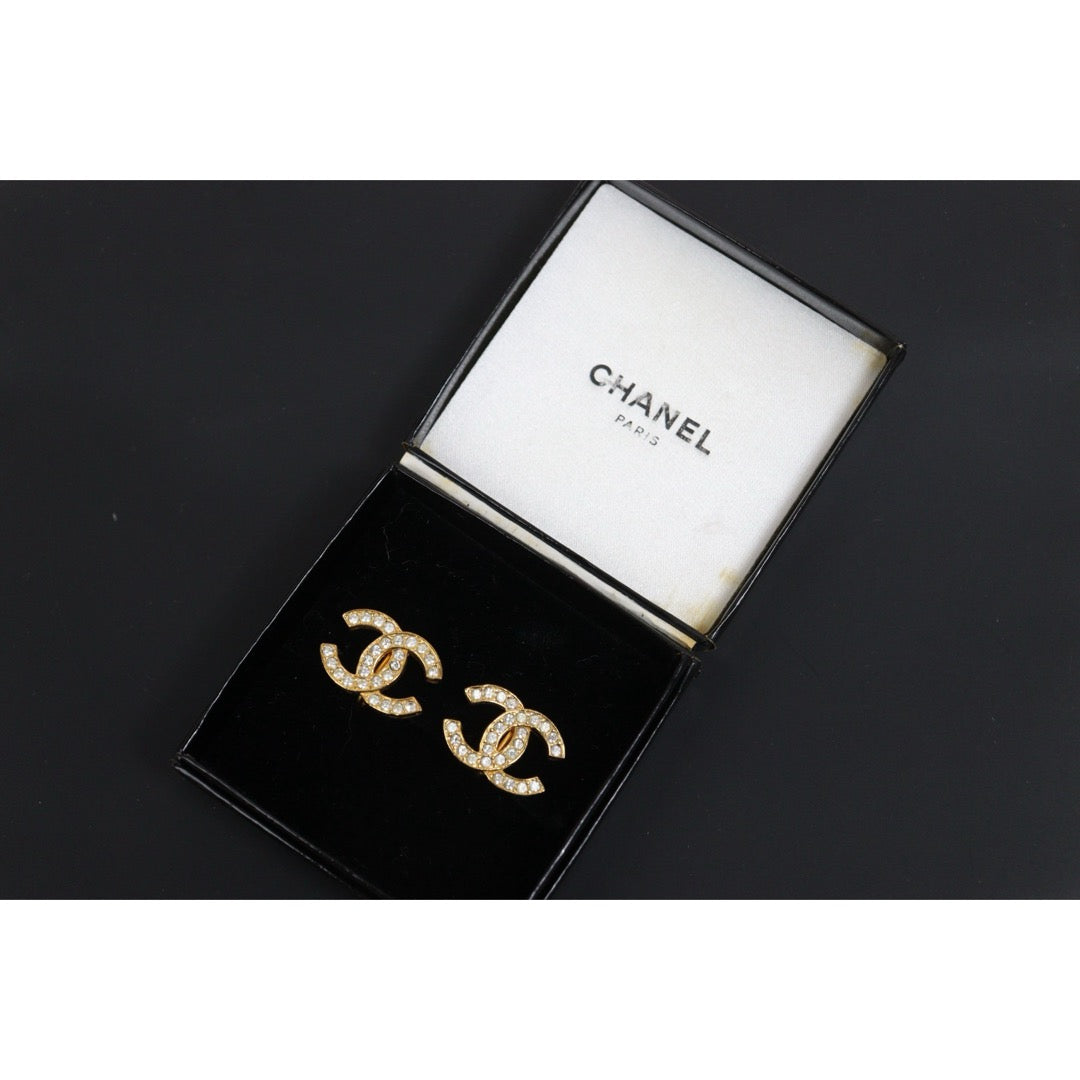 Include Authentic Detective Certificate of Authenticity｜Very Good ( Rank A) ｜ CHANEL  Coco Mark Golden Plated Rhinestone  Earrings ｜26062607