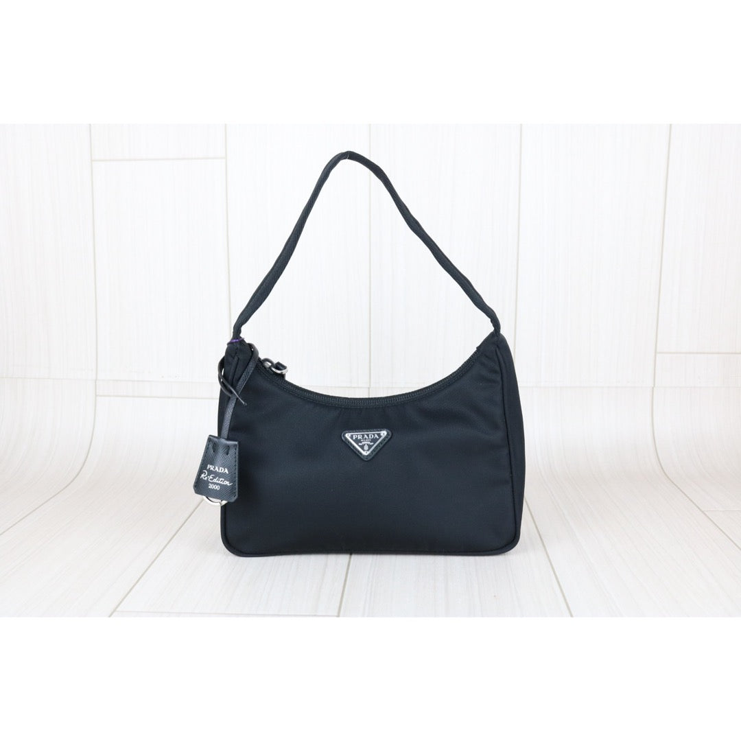 Very Good ( Rank A) ｜ PRADA Re-Edition 2000 HOBO HandBag Black ｜S25082202