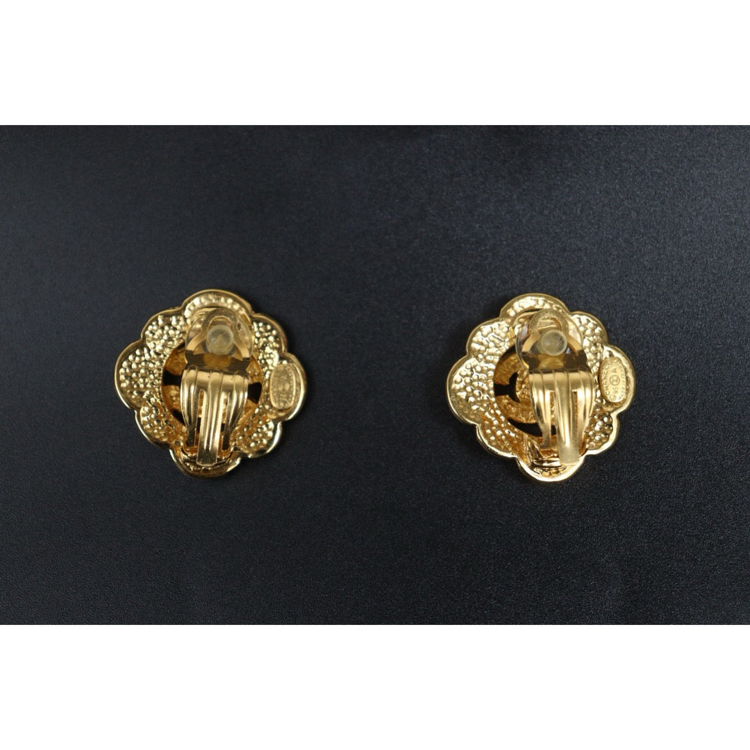 Include Authentic Detective Certificate of Authenticity｜Very Good ( Rank A) ｜CHANEL 95A COCO Mark Relief Vintage Earrings Made In 1995Year｜Y26040713