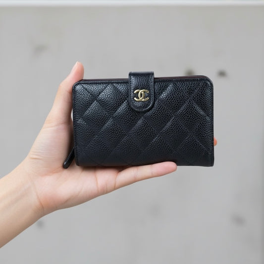 Include Entrupy Certificate of Authenticity｜Very Good ( Rank A)｜ Chanel Caviar Skin Black Wallet Made In 2015-2016Year ｜S26061504