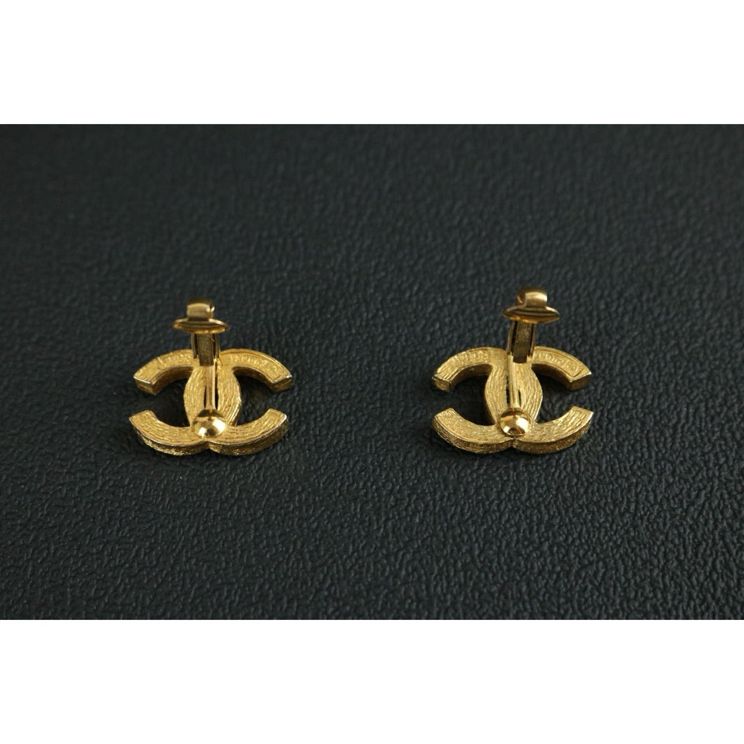 Include Authentic Detective Certificate of Authenticity｜Very Good ( Rank A) ｜ CHANEL  Coco Mark Golden Plated Rhinestone  Earrings ｜26070301
