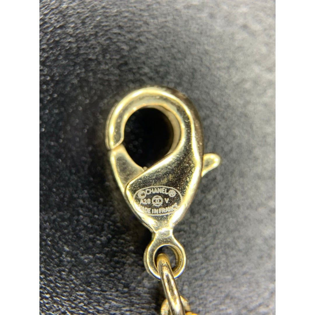 Include Authentic Detective Certificate of Authenticity｜Very Good ( Rank A) ｜ CHANEL A20V  Coco Mark  Pearl  Necklace｜S26031002