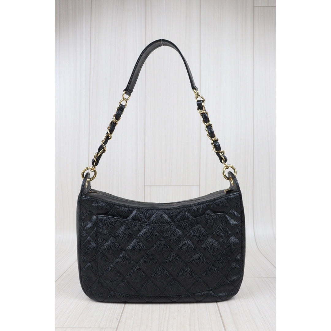 Rank AB ｜ CHANEL Half Moon Shoulder Bag Black Made In 2002-2003Year  ｜V24071806