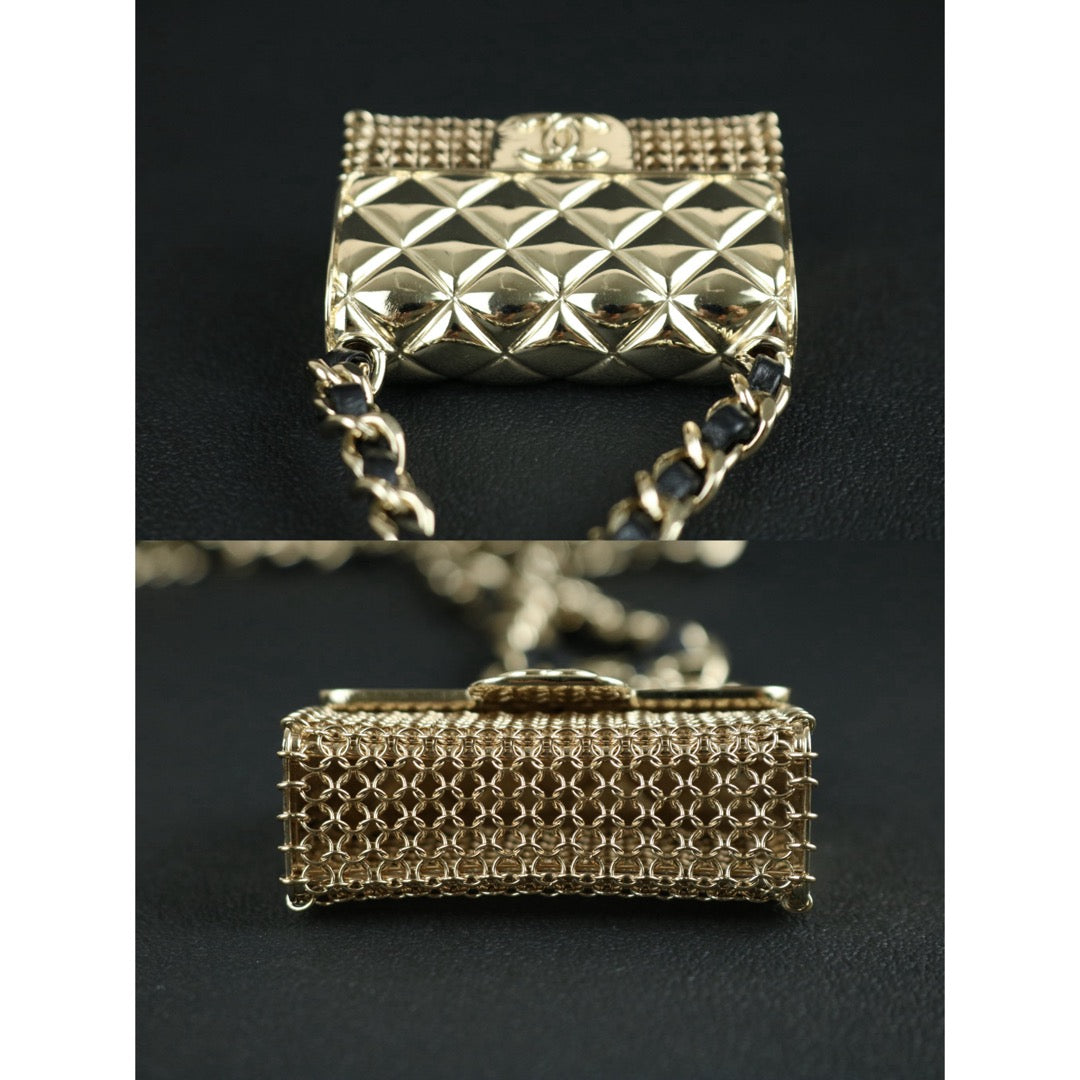 Include Authentic Detective Certificate of Authenticity｜Very Good ( Rank A) ｜ CHANEL B21S  Coco Mark  Leather  Double Chain Tinybag Waist Chain Made In 2021Year Limited edition｜S26062105