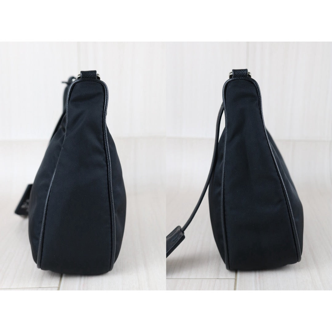 Include Entrupy Certificate of Authenticity｜Very Good ( Rank A)｜ PRADA Re-Edition 2005 Re-Nylon Hobo ｜S26062903