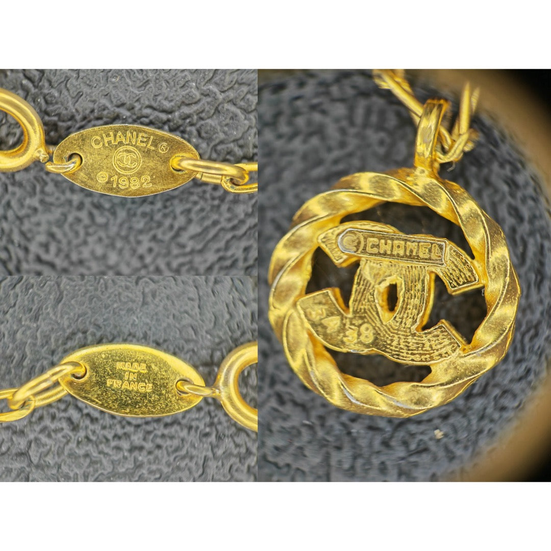Include Authentic Detective Certificate of Authenticity｜Very Good ( Rank A) ｜CHANEL Vintage COCO Mark Rhinestone Golden Necklace  Made In 1982Year｜Y26051526
