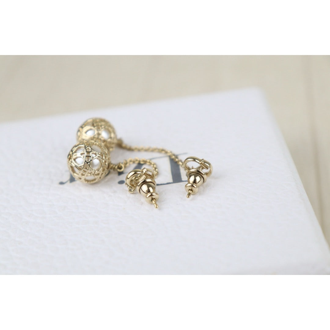 Include Authentic Detective Certificate of Authenticity｜Very Good ( Rank A) ｜ Dior CD Pearl Pendant Earring ｜S26040302