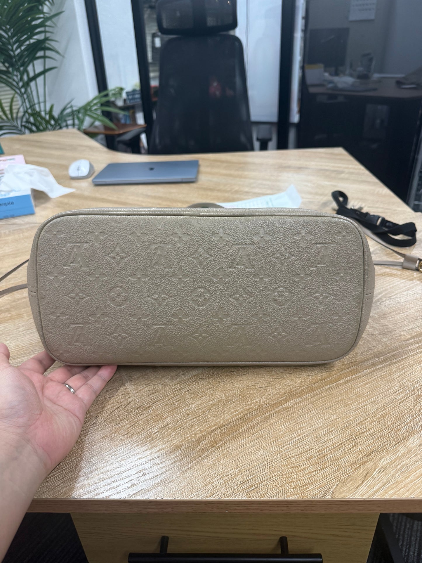 LV Full leather Neverful MM Shoulder Bag IC chips