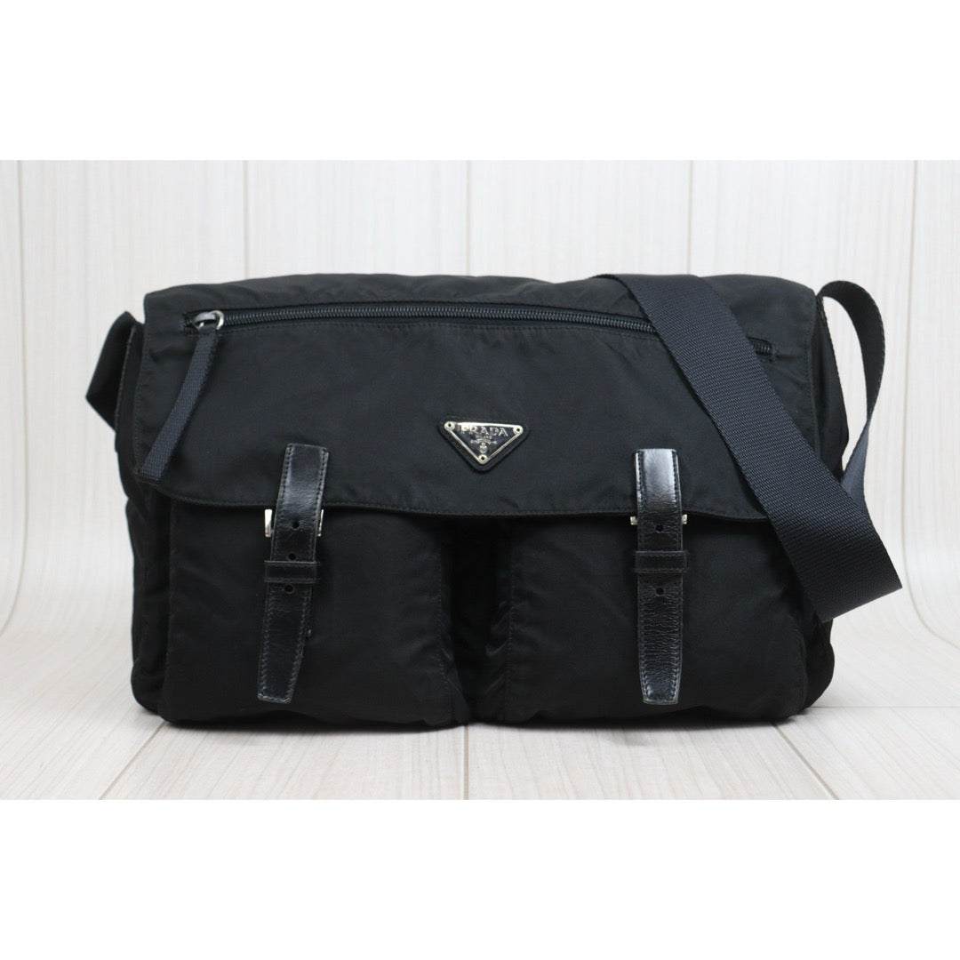 Include Entrupy Certificate of Authenticity｜Good ( Rank AB) ｜Prada  Nylon Black Shoulder Bag  Silver Hardware｜26052702