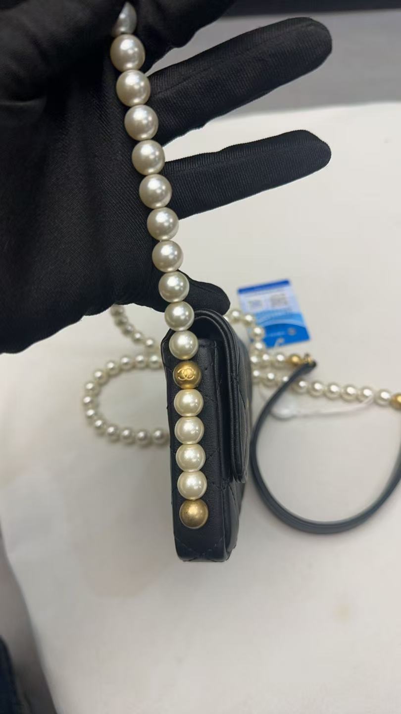 CHANEL Matelasse Chain Mini WOC