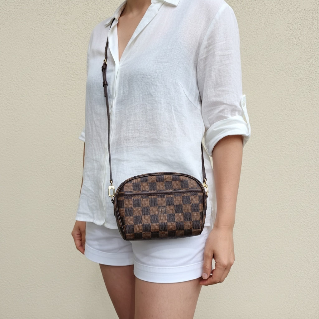 Include Entrupy Certificate of Authenticity｜Very Good ( Rank A)｜Louis Vuitton Damier Ebene Bumbag Shoulder Bag ｜26070105