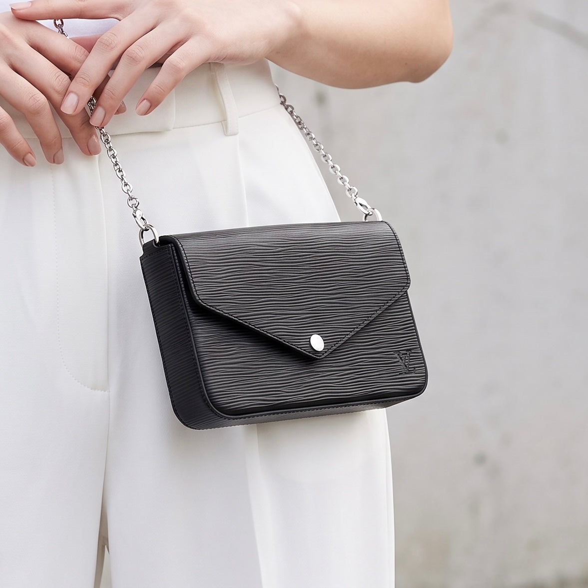 Include Entrupy Certificate of Authenticity｜Very Good ( Rank A)｜Louis Vuitton Epi Pochette Felicie Chain ShoulderBag  Black  IC Chips Model｜X26081806