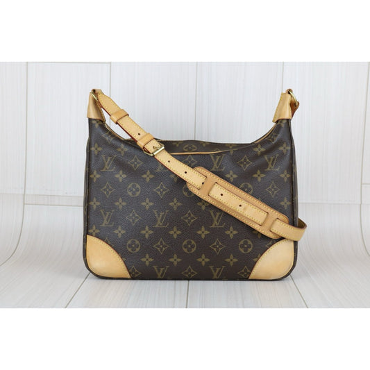 Good ( Rank AB)｜LV Monogram Boulogne 30 Shoulder Bag ｜B24121303