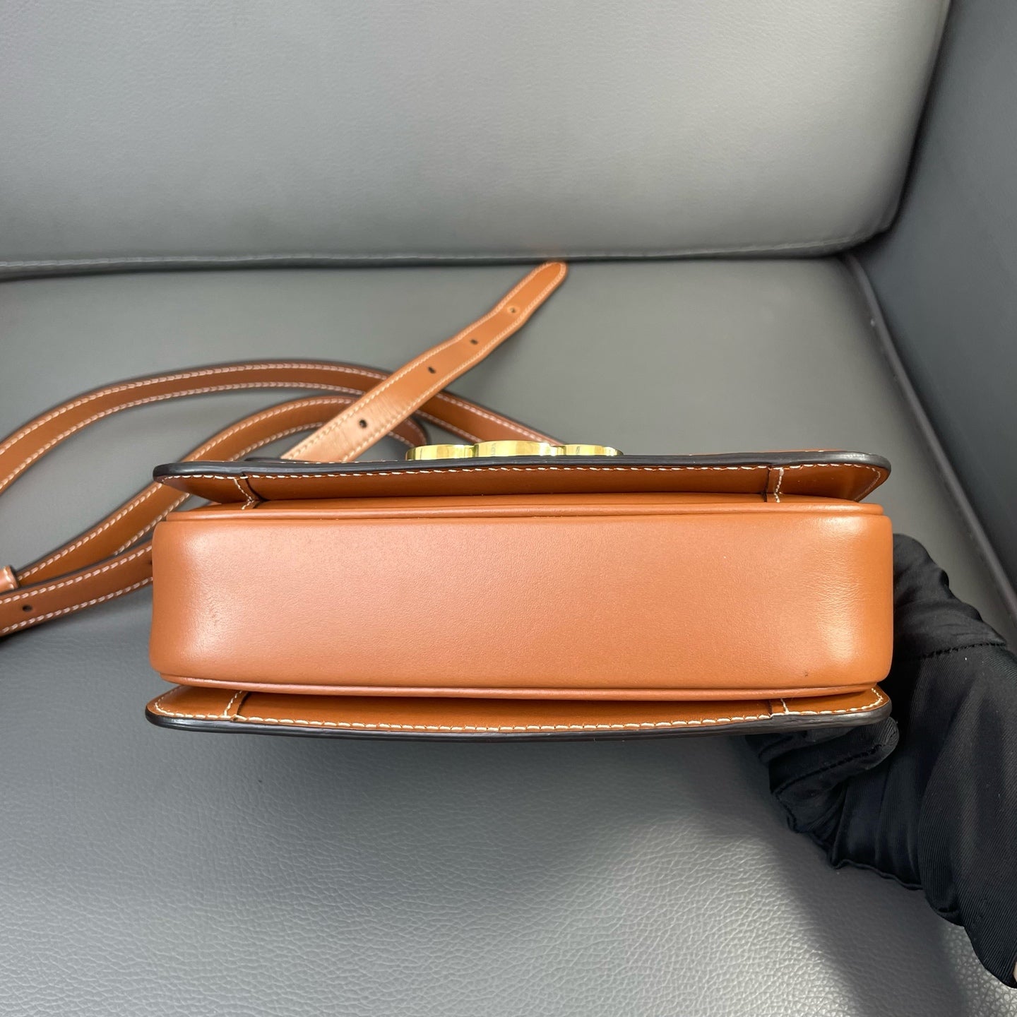 Very Good ( Rank A) ｜ CELINE Triomphe Teen Shoulder Bag