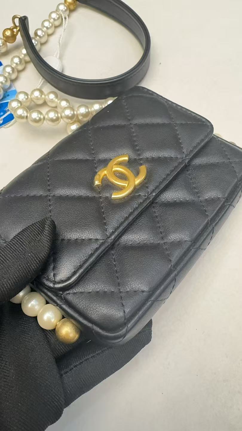 CHANEL Matelasse Chain Mini WOC