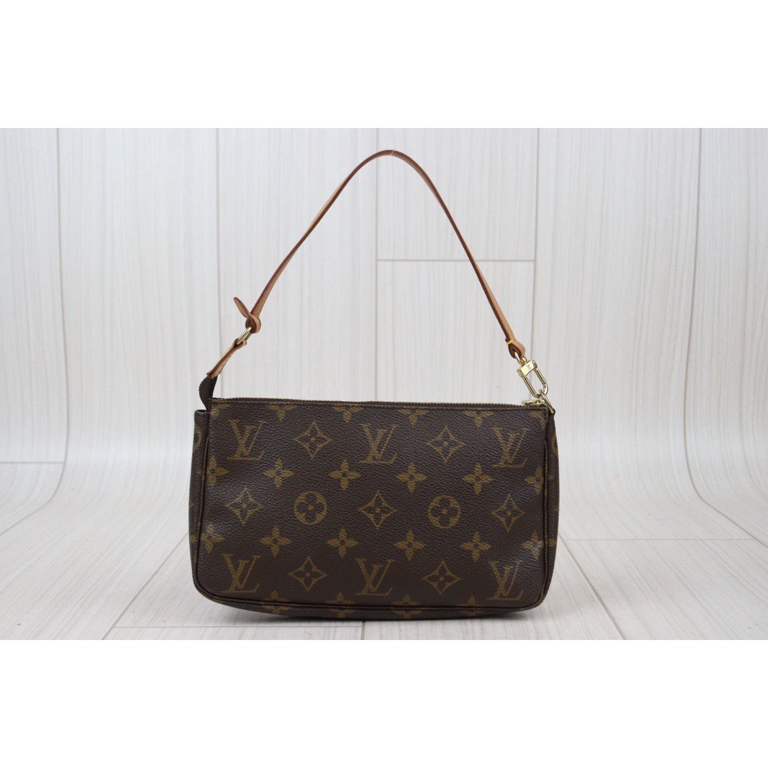 Rank AB ｜ LV Monogram Pochette Accessoires ｜V23113019
