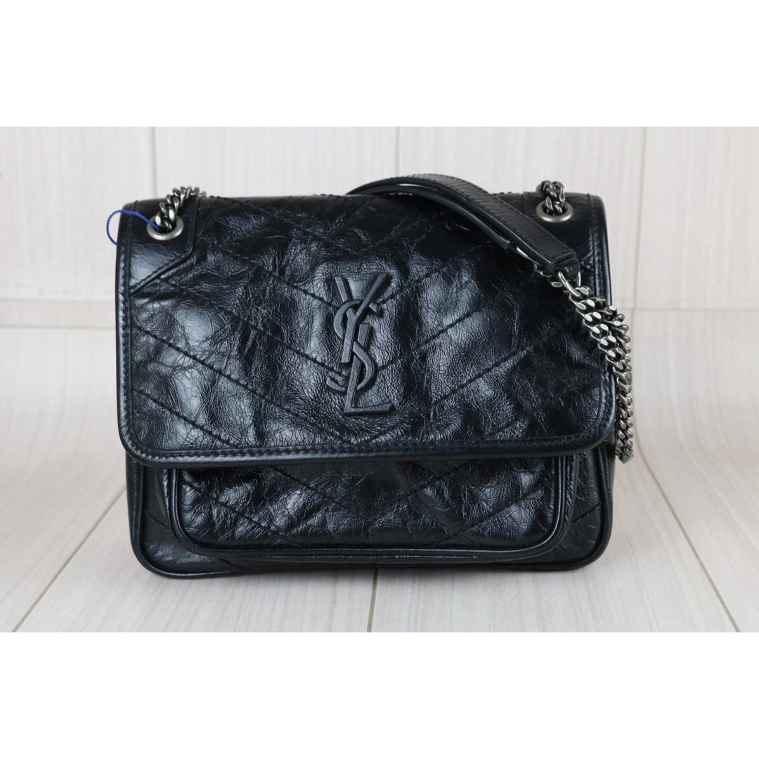 Include Entrupy Certificate of Authenticity｜Very Good ( Rank A)｜  Saint Laurent YSL Saint Laurent Niki  Shoulder Bag Black PM｜W26071703