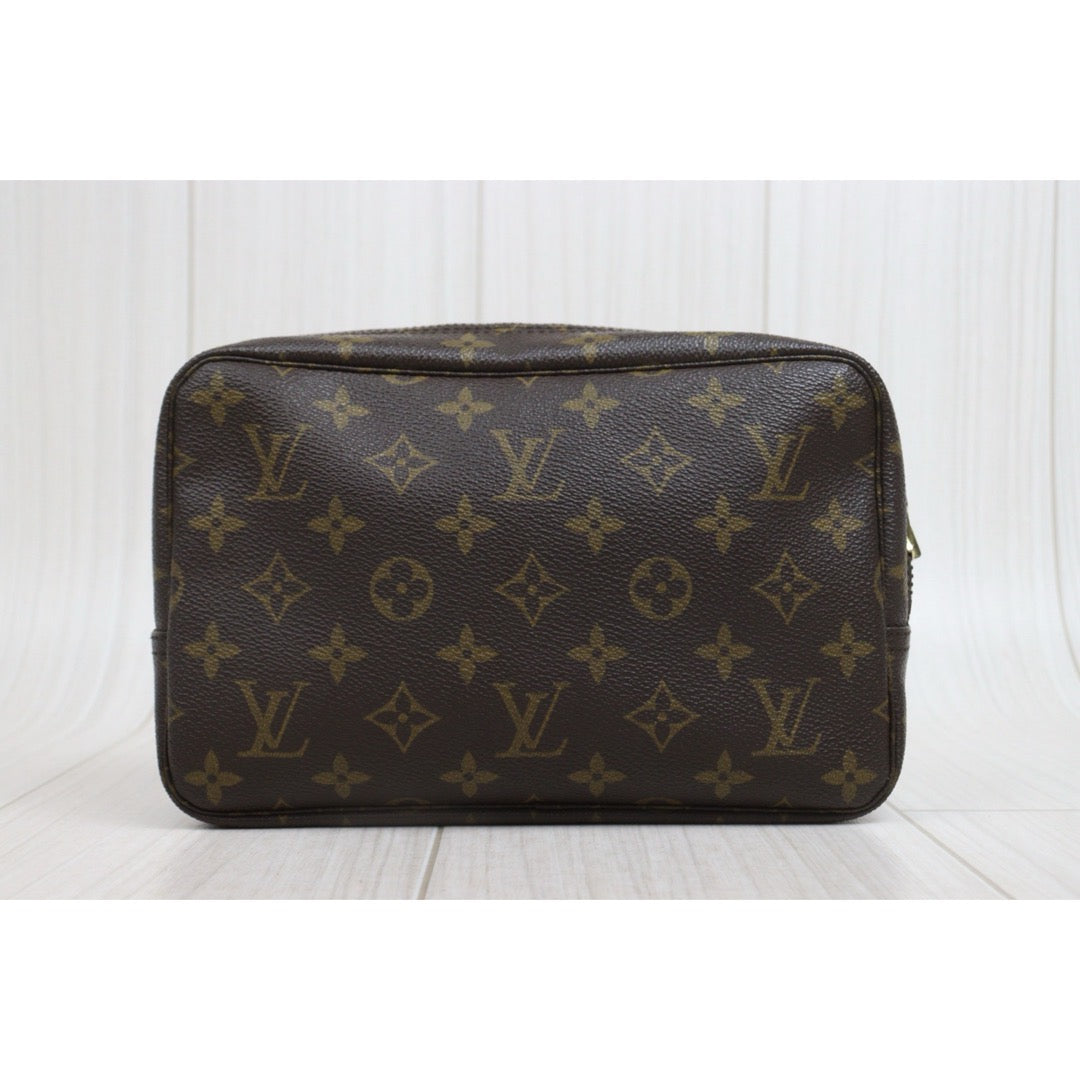 Include Entrupy Certificate of Authenticity｜Good ( Rank AB)｜ Louis Vuitton Truth Toilet 23 Monogram Makeup Pouch｜26082103