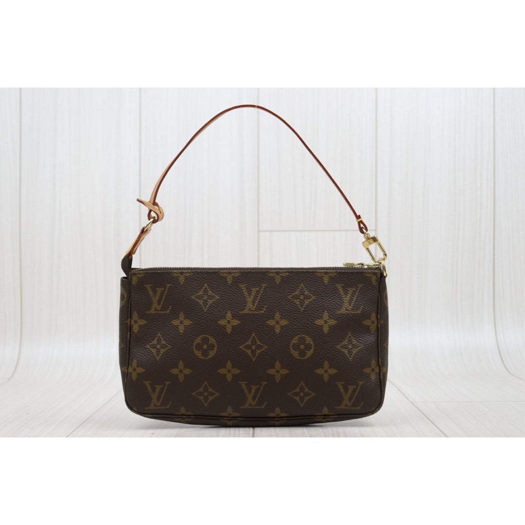 Very Good ( Rank A)｜LV Monogram Pochette Accessoires ｜25090301