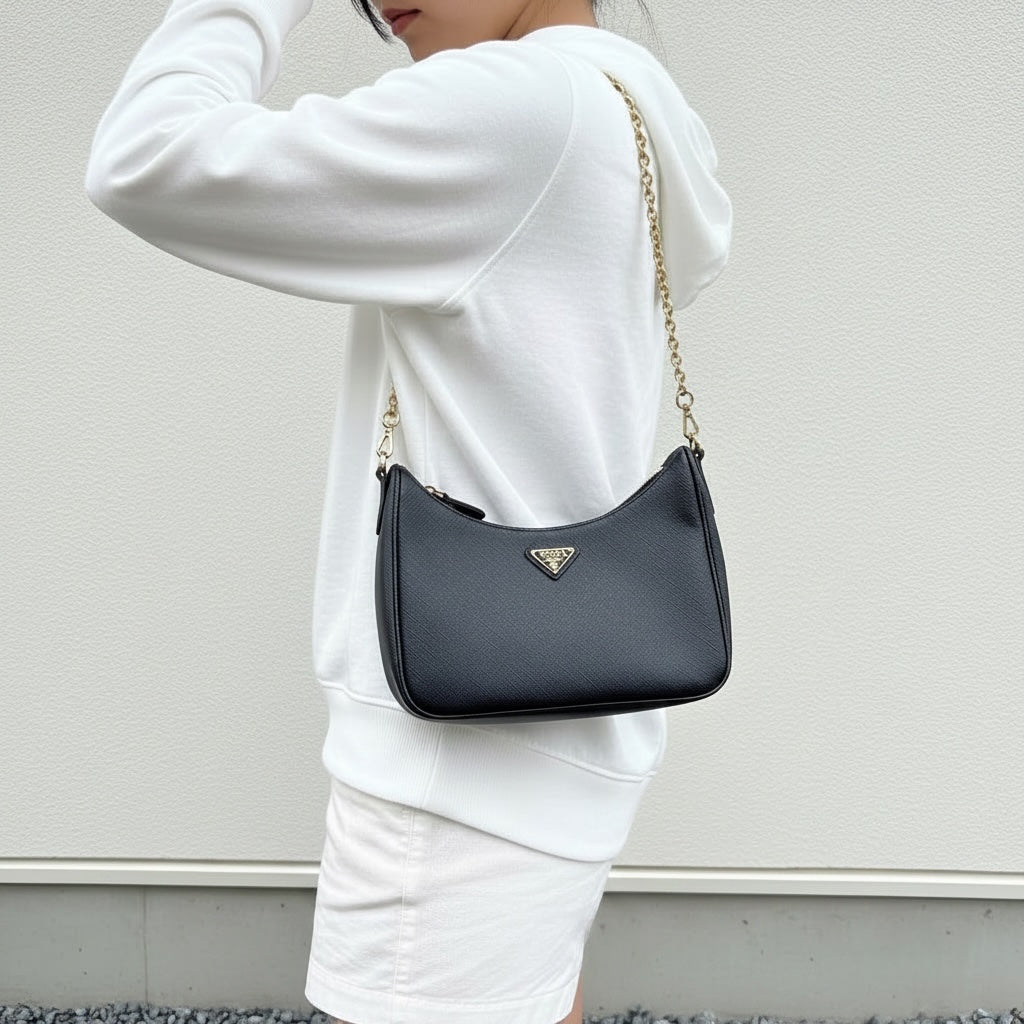 Include Entrupy Certificate of Authenticity｜Very Good ( Rank A)｜ PRADA Re-Edition 2005 Saffiano Leather Shoulder Bag ｜S26040103
