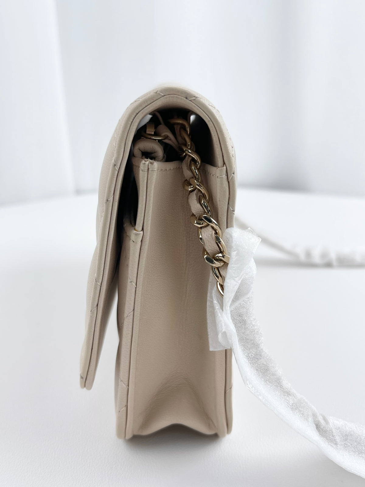 Include Entrupy Certificate of Authenticity｜Very Good ( Rank A) ｜CHANEL Lambskin Beige WOC Chain Bag