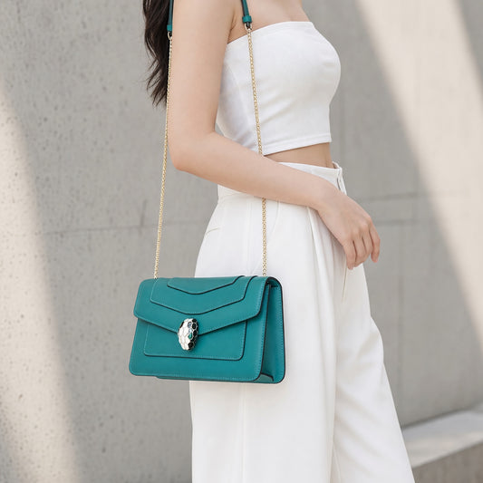 Include Entrupy Certificate of Authenticity｜Very Good ( Rank A)｜Bvlgari Calf Leather Serpenti Forever Top in Emerald Green PM Shoulder Strap ｜S26090738